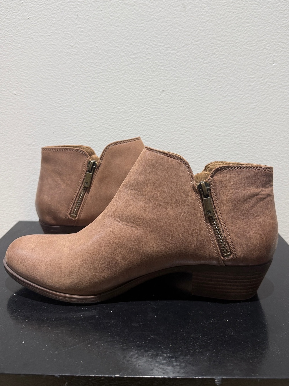 Lucky Brand Women’s Tan Leather Ankle Booties with Side Zip-size 10